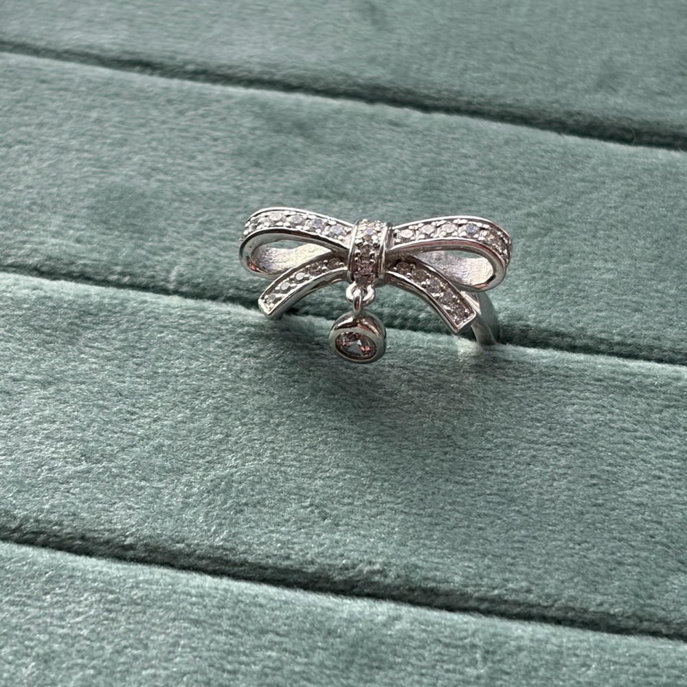 Elegant Whige Gold Vermeil Bow Dangle Ring